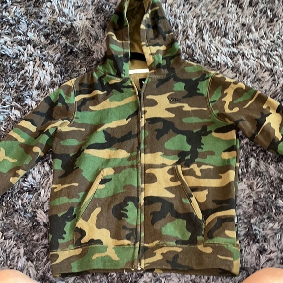 Vans Boys zippered Hoodie Sweatshirt
Green Brown Camo.  Pockets Long
Sleeve - Picture 1 of 8